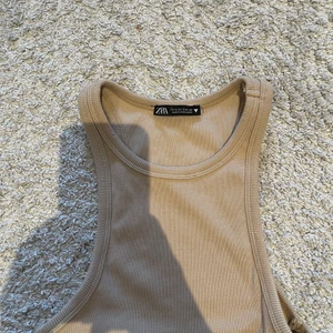 ❗️Linne från Zara❗️ - 💕Säljer detta linne då jag inte använder den längre. Linnet är i storlek S💕