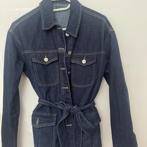 Jeansjacka - Jeansjacka från shein. Storlek m passar s också. Spårbar frakt 66kr 🚚 