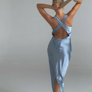 Klänning  - Säljer denna jättefina klänning från Josefine hj kollektion med nakd! Storlek 34 och använd endast 1 gång 