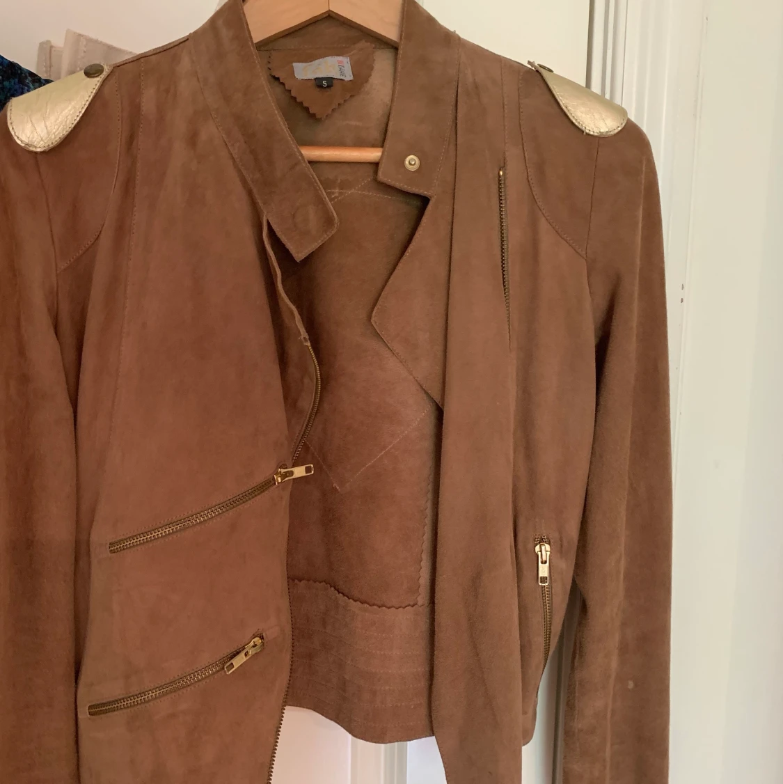 brun mocka kavaj - 90