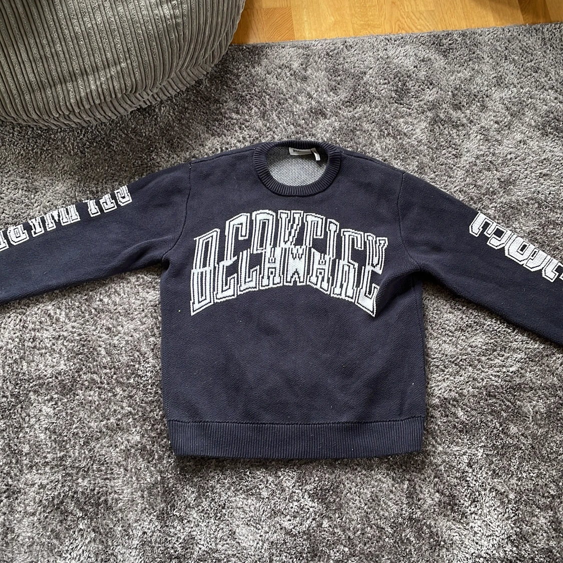 Weekday stickad tröja