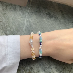 Armband  - Säljer dessa fina pärlarmband 💗💗💗säljer en för 40kr och båda för 80kr