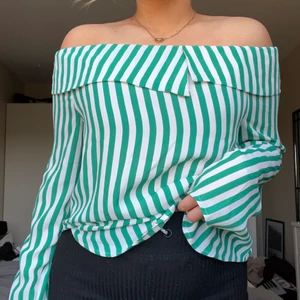 Blus XS - Väldigt fint skick och fin färg!