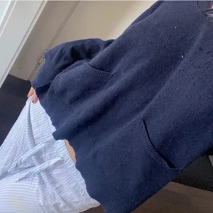 Zara tröja - (Lånade bilder) säljer min superfina sköna tröja från zara som är slutsåld💓