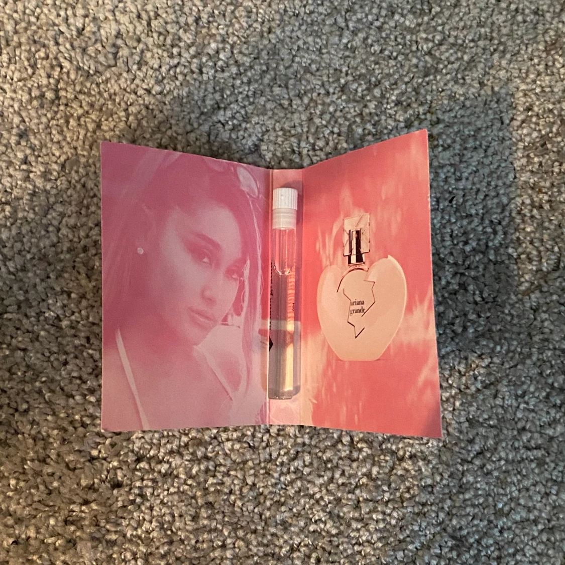 Ariana Grande Sample Parfym