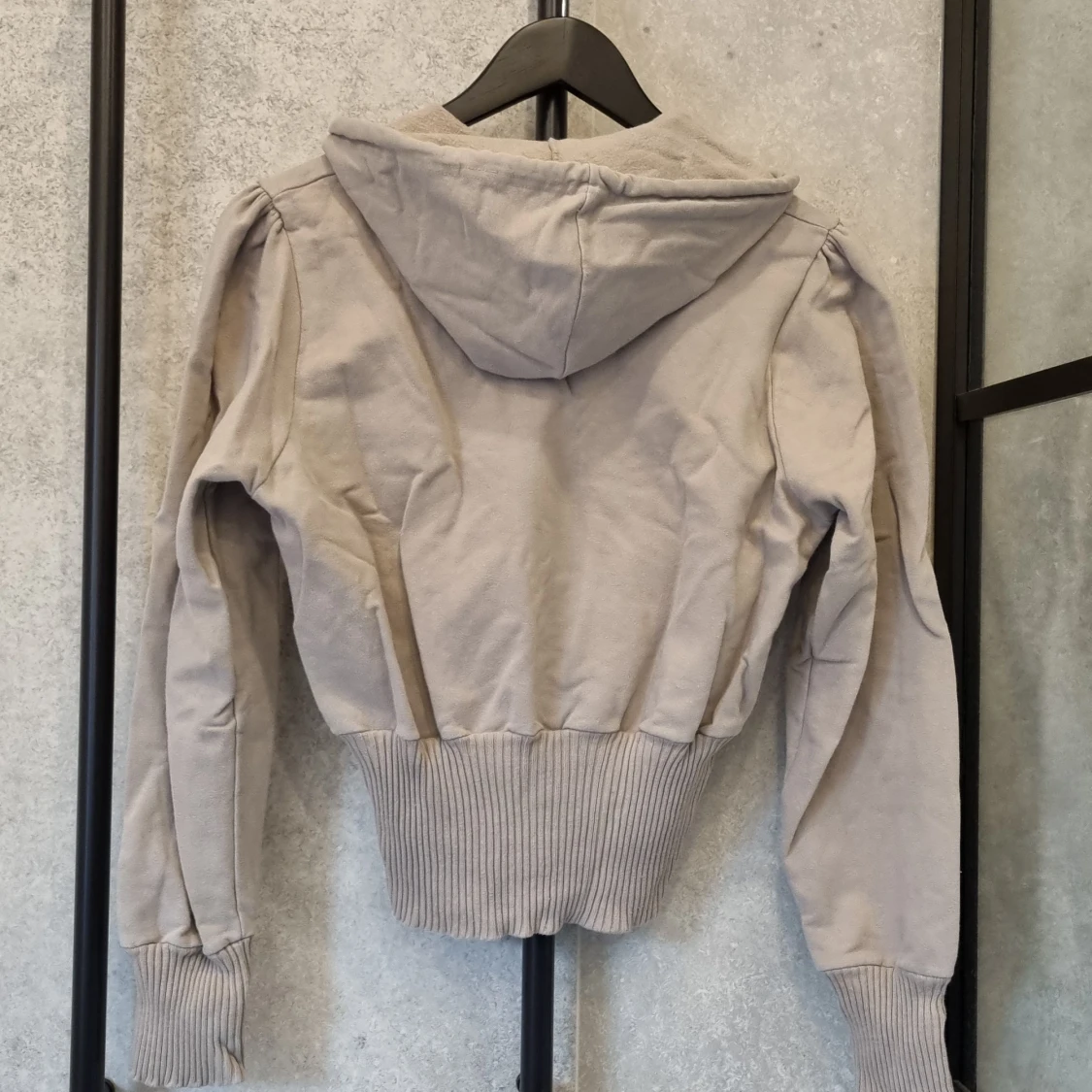 Hoodie croppad  - 91