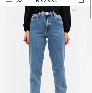 Taiki Jeans - Hejsan! Säljer dessa riktigt snygga jeans från monki i modellen ”taiki” 💙 storlek: 27 🙌 Nypris 400, säljer för 150 kr + frakt! 