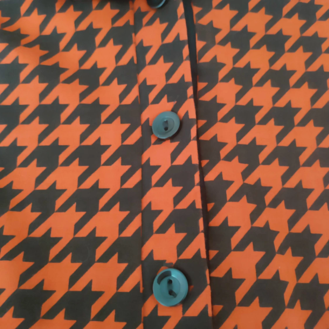 Hundtandsmönstrad klänning - 90