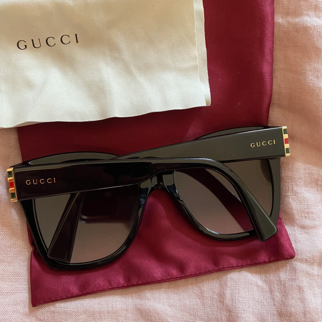 Gucci solglasögon  - 90