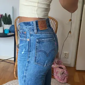 Levis jeans i modellen Wedgie straight🕺🏼🕺🏼 Frakten kommer vara spårbar💕📦