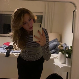 Randig tröja - Svart vit randig tröja från Cubus, skön och snygg passform! Aldrig använd❤️