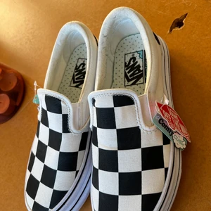 Vans Comfy cush  - Ett par sprillans nya vans, aldrig använda, med mjukare sula för extra comfort. 