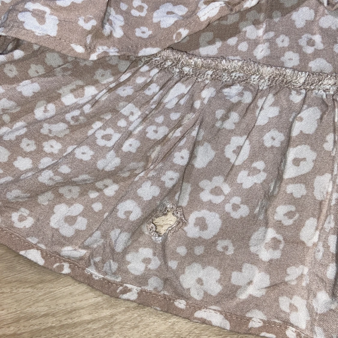 Säljer fin beige kjol 🫶🏻 - 91