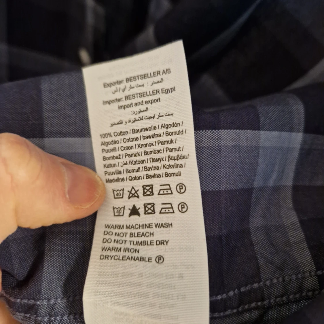 Rutig skjorta.  - 91