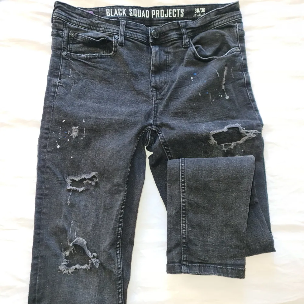 Säljer mina Jeans för att dem inte längre kom till använding. De är i väldigt bra skick. De är köpta i New Yorker. Jeans & Byxor.