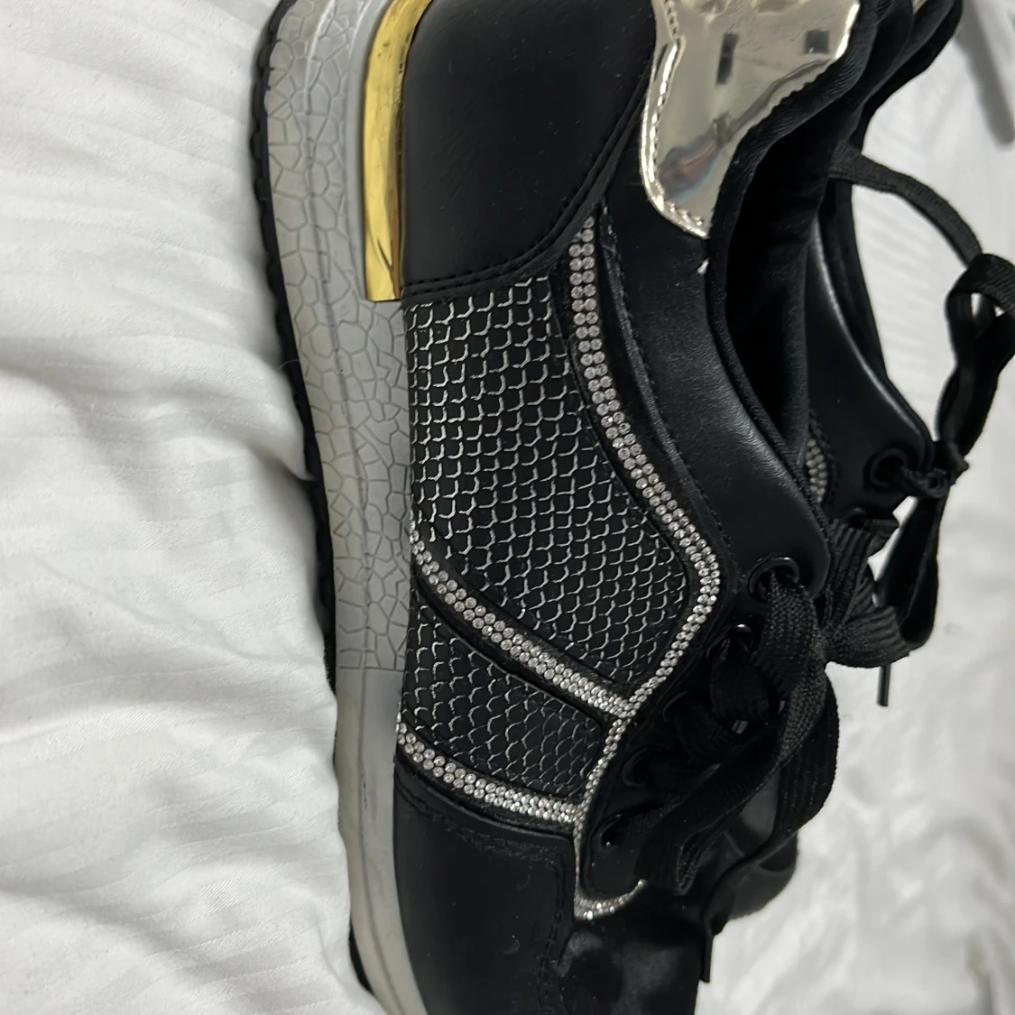 Skor  - 90