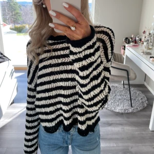 Snygg stickad tröja - Säljer denna as snygga grovstickade tröja🫶🏻