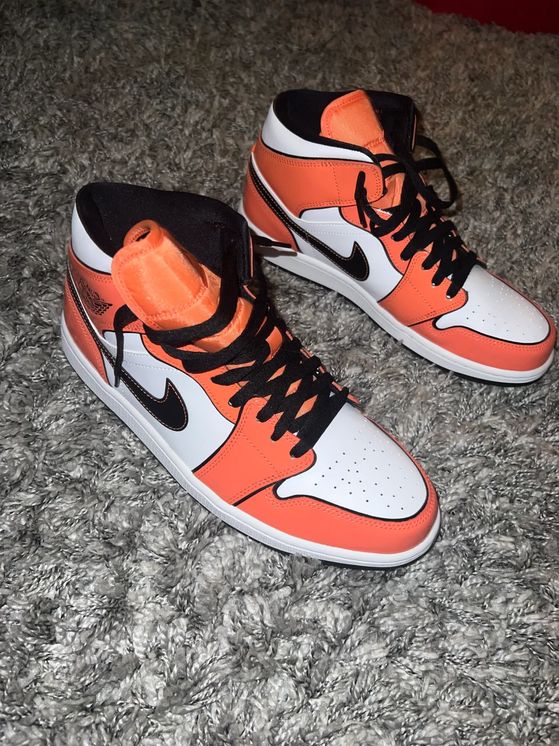 Nike Air Jordan 1 SE ”Turf Orange