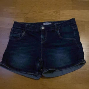 Jeans shorts  - Fina jeans shorts till sommaren säljer för passade inte mig 🫶🏼🫶🏼