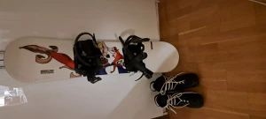 Snowboard junior med pjäxor - Fint skick, skorna i stl 35