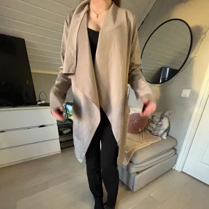 Kappa - Säljer för 100 perfekt för våren/sommaren