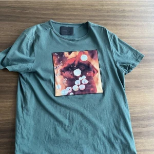 Limitato t-shirt - Limitato t-shirt, Änvänd ganska mycket. Cond 7/10! Priset går att diskutera. Colab med Giuliano Bekor