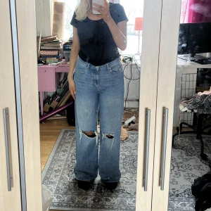 Jeans - Säljer dessa supersnygga baggy jeans då dom blivit för stora åt mig