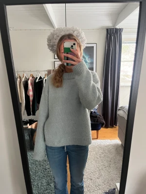 Ljusblå stickad tröja  - Lägger upp denna tröja ännu en gång på grund av oseriösa bud. Super fin ljusblå stickad tröja i fint skick ❤️Köpt för 500❤️Direkt pris: 350