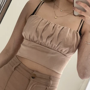 Festtopp - Fest topp i silke ❤️