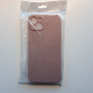 Mobilskal iphone 13 silikon gammelrosa ljusrosa / ljuslila - Ångrade mig och kör därför intressekoll på denna :) Det är en gammelrosa färg som drar åt det lila hållet och i matt silikon. Passar iPhone 13.