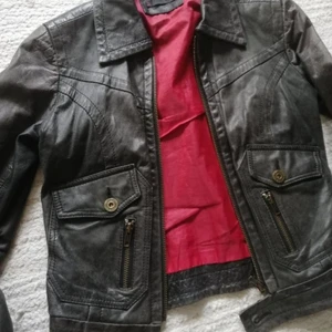 Mcjacka - Fint skick, rött foder, osäker på ålder och material 