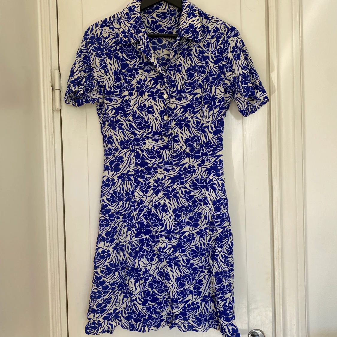 Blommig klänning - 90