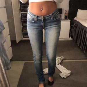 Nudie jeans  - Säljer mina lågmidjade jeans som ej kommer till användning 