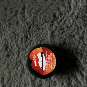 Lip butter  - Lip butter i doften mango från the body shop 
