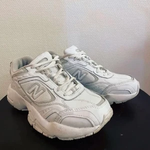 New balance 452 - Fina skor från new balance (452or)  i storlek 38! 