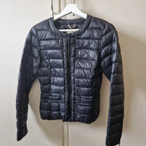 Jacka  - Höst jacka från holly & whyte i storlek xs i bra skick. Pris går o diskutera  