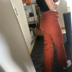 Carin Wester roströda byxor - Fina jeans från Carin Wester stl 36