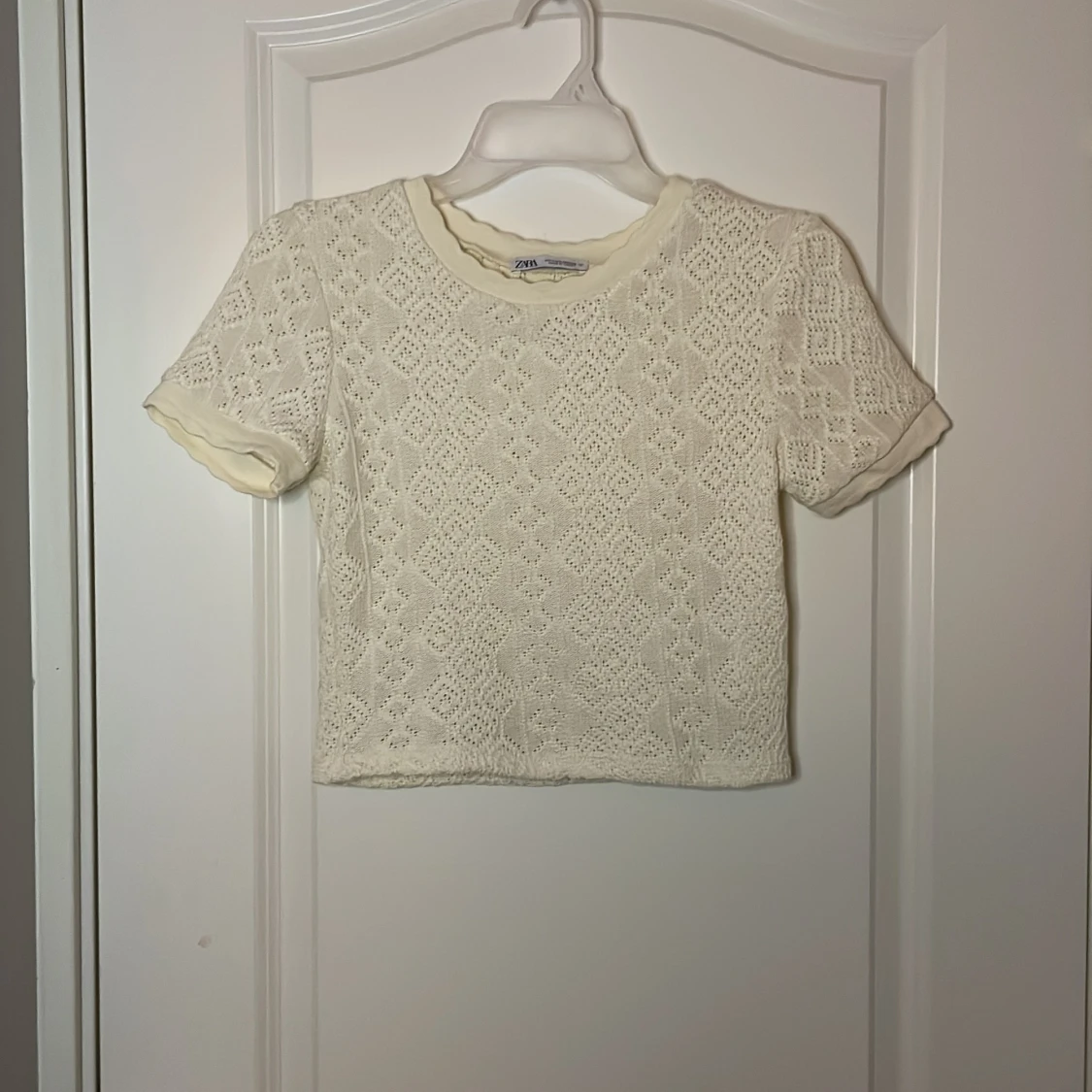 Fin ”stickad” tröja/topp i väldigt gott skick från Zara💘👌
