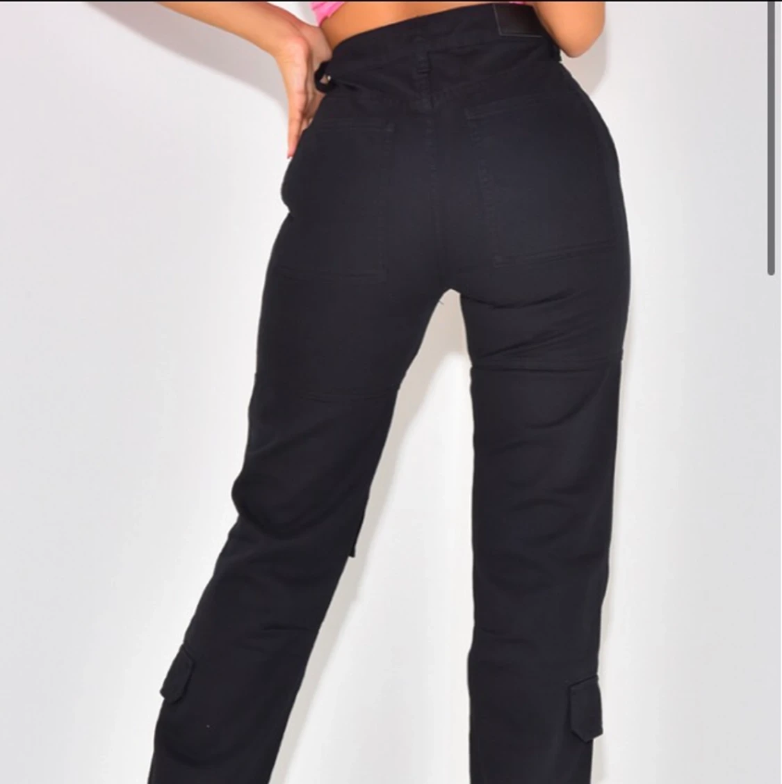 Skit snygga svarta cargo byxor  - 91