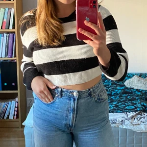 Randig tröja - Superskön randig tröja som passar till allt!