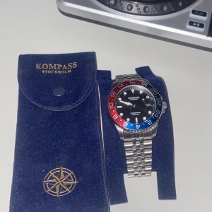 Kompas Stockholm  - hej, Säljer nu min klocka då jag knappt använder den längre den är i bra skick har tagit hand om den bra funkar felfrit