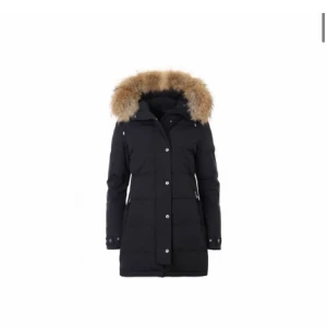 Collies vinterjacka  - Säljer min hollies vinterjacka använd en vinter. Bra skick  Priset går att diskuteras