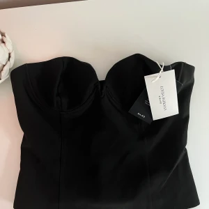 Lovisa barkman x nakd korsett - Aldrig använd med alla lappar kvar! 