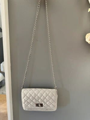 Grå väska - Används fåtal gånger 