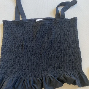 Hm linne - Hm linne som man kan ha både som linne eller tubtopp. 