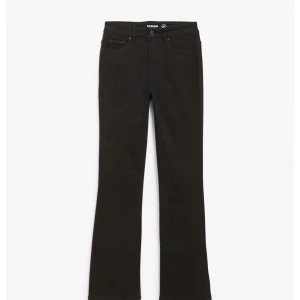 Bootcut Jeans - Bootcut jeans från Kappahl. Fint skick använda fåtal gånger. Hör av er vid frågor. Det går bra att trycka på köp nu 😀