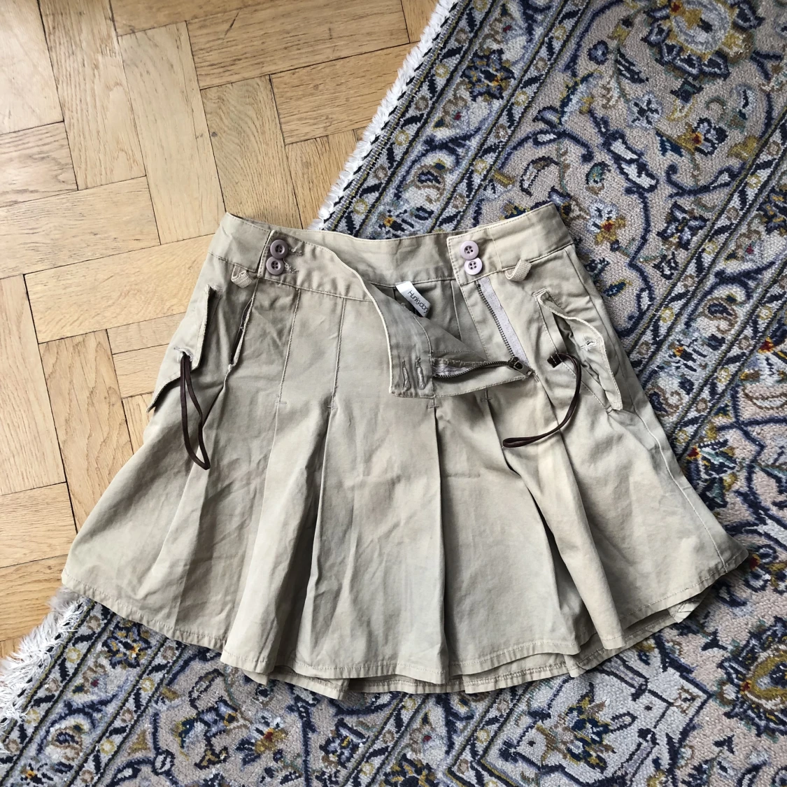 Mini-kjol, Cargokjol