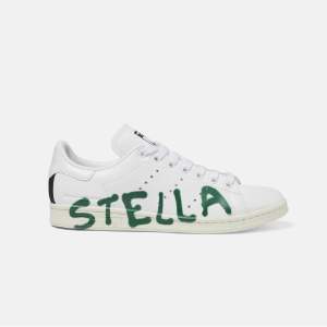 Ascoola Stella McCartney X Stan Smith sneakers !! Jätte fint skick knappt använda ! nypris 3200 ❤️‍🔥❤️‍🔥