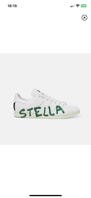 Stella McCartney X Stan Smith - Ascoola Stella McCartney X Stan Smith sneakers !! Jätte fint skick knappt använda ! nypris 3200 ❤️‍🔥❤️‍🔥