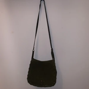 Väska - Grön mocka väska 